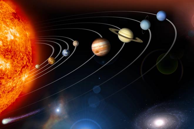 مدارات الشمس الكواكب حول في بتحركها تتميز لماذا تدور